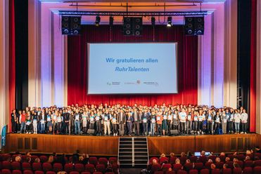 Feierliche Übergabe der Stipendienurkunden durch das NRW-Schulministerium, die RAG-Stiftung und die Westfälische Hochschule